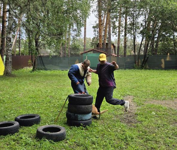 photo_5298498053117968337_y